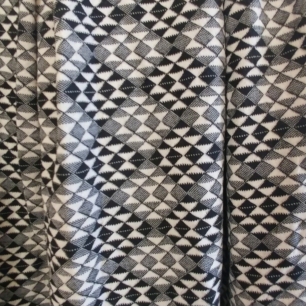 Joe B Triangle Print Gray Midi Skirt Small - Picture 6 of 6